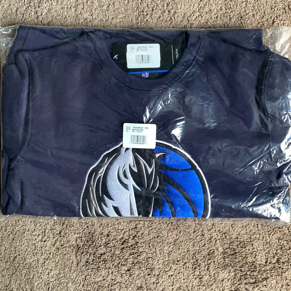 NWT! Dallas Mavericks Boys NBA Sweater